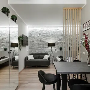 https://navigli-tortona-flo-apartment.italymilanhotels.net